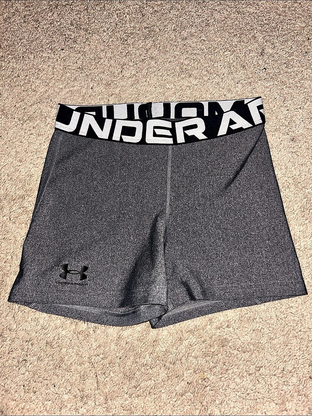 Under Armour Women’s grey biker/workout shorts Like New